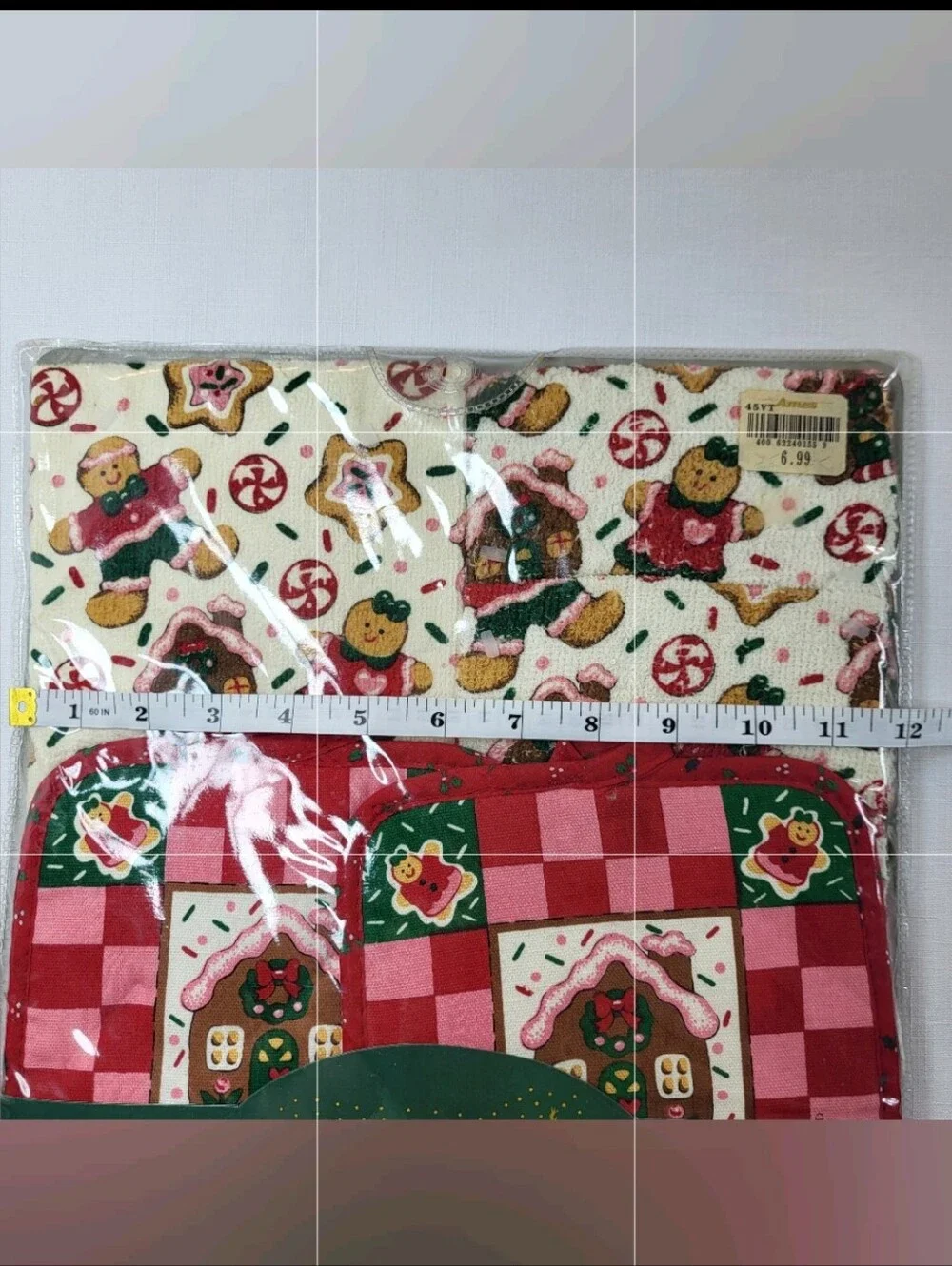 Santa's Kitchen 5 Piece Kitchen Gift Set Towel Pot Holders Dish Cloths NIP NOS *